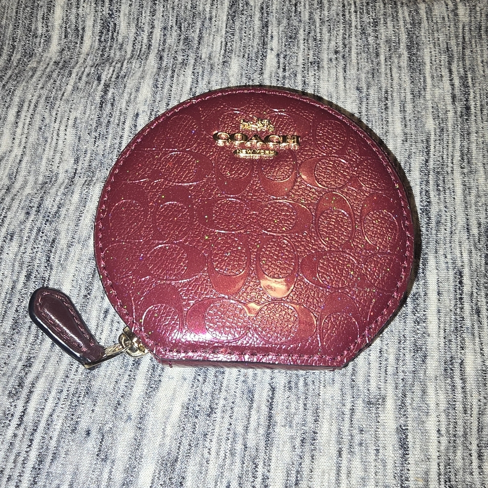 Coach Round Acordion Zip Coin Pouch - Burgundy